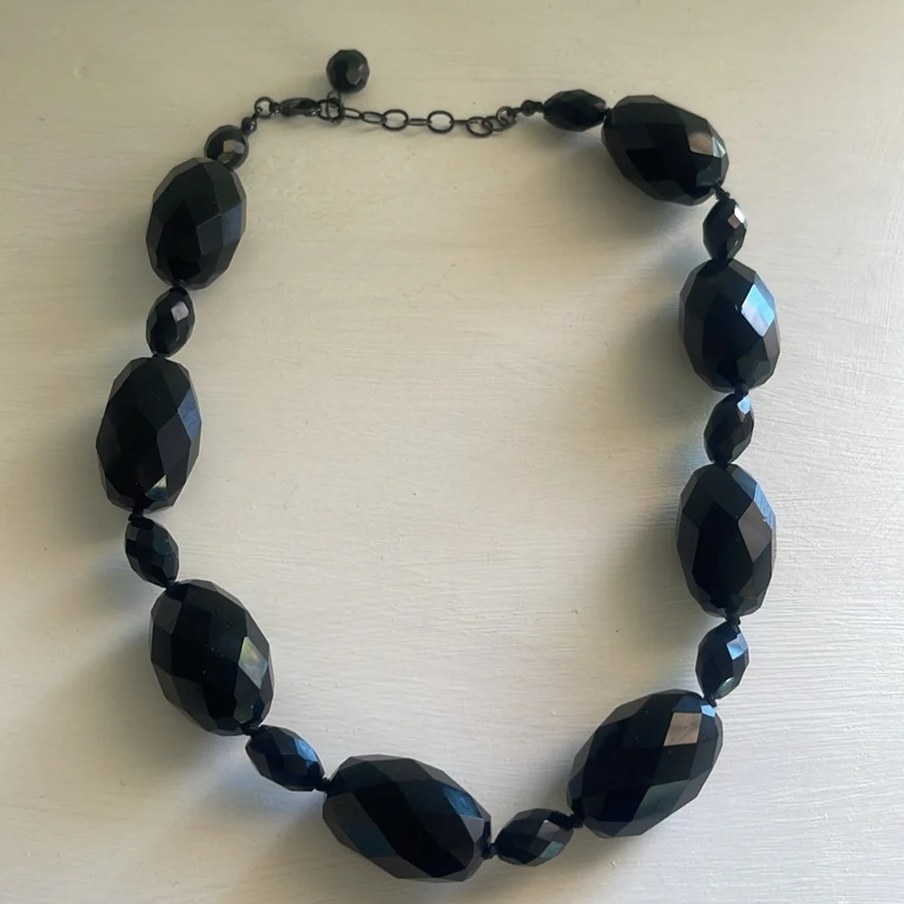 Beautiful Vintage Black Glass Beaded Necklace.